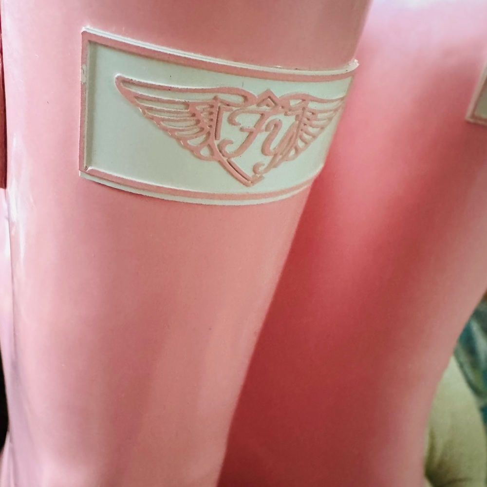 Forever Young NWT ladies size 9 pink rain boots